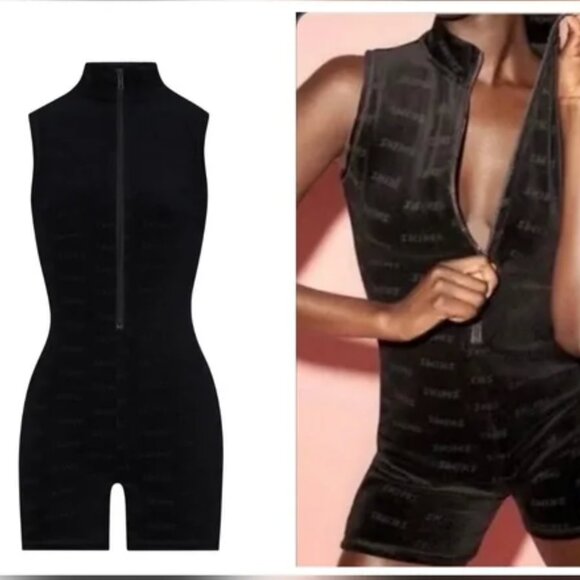 SKIMS I SOLD-OUT LOGO VELOUR ROMPER I ONYX - Picture 2 of 4